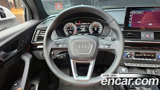 Audi Q5 2021 — ფოტო 13/20