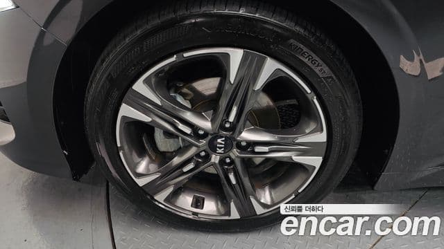 Kia K5 2021 — ფოტო 4/20