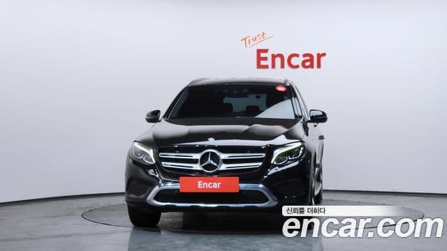 Mercedes-Benz GLC-Class 2019 — Photo 9/20