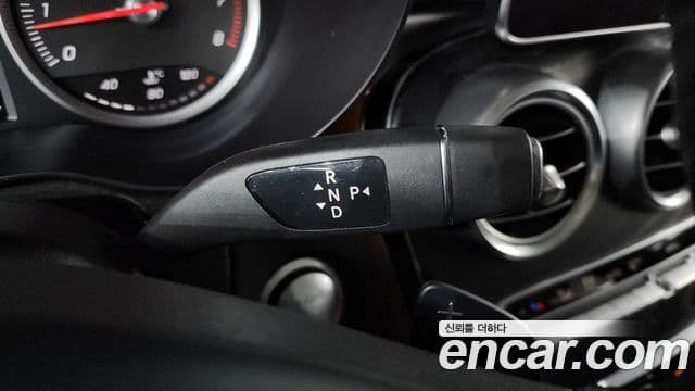Mercedes-Benz GLC-Class 2019 — Photo 13/20