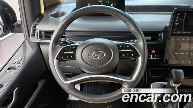 Hyundai Staria 2023 — ფოტო 14/20