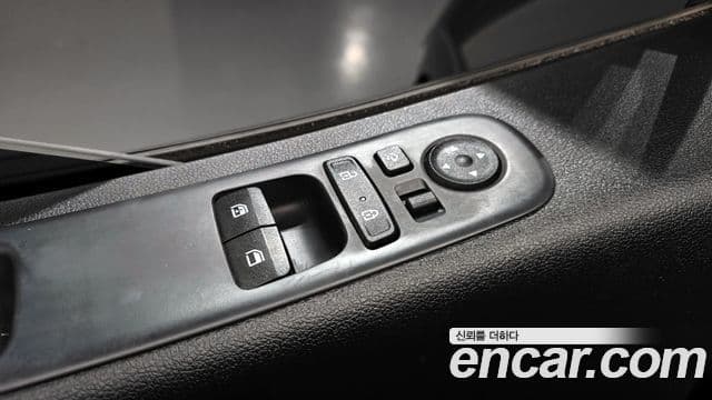 Hyundai Staria 2023 — ფოტო 17/20