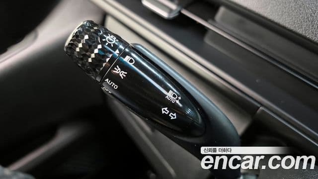 Hyundai Staria 2023 — ფოტო 18/20