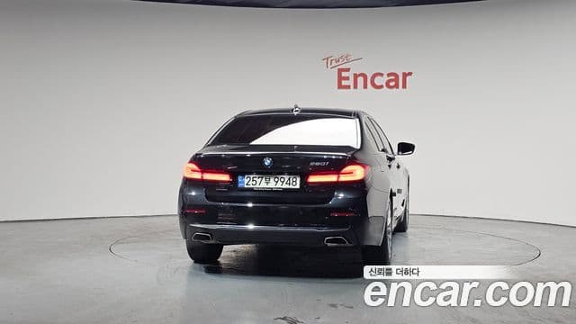 BMW 5 Series 2021 — ფოტო 4/20