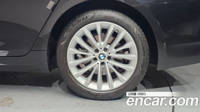 BMW 5 Series 2021 — ფოტო 5/20