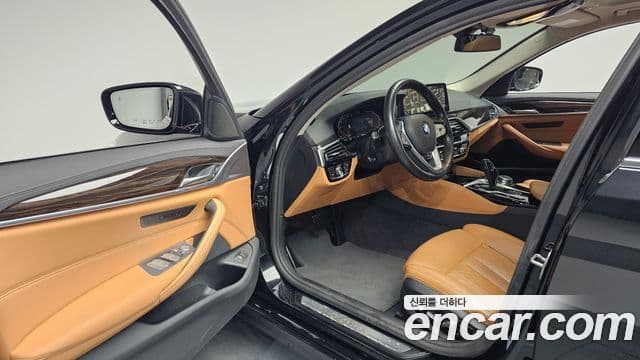 BMW 5 Series 2021 — ფოტო 10/20