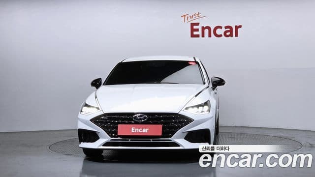 Hyundai Sonata Hybrid 2021 — ფოტო 16/20