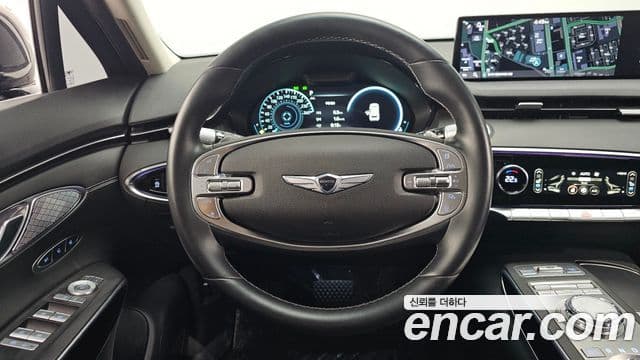 Genesis GV70 2021 — ფოტო 13/20