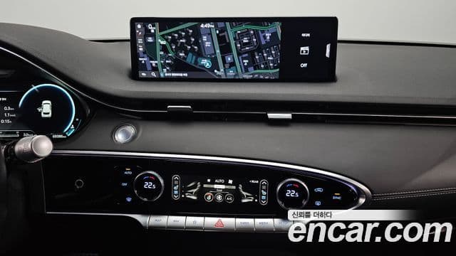 Genesis GV70 2021 — ფოტო 14/20