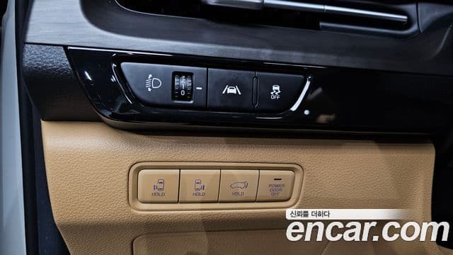 Kia Carnival 2020 — ფოტო 13/20