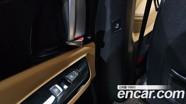 Kia Carnival 2020 — ფოტო 19/20