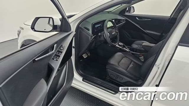 Kia Niro 2024 — Фото 10/20