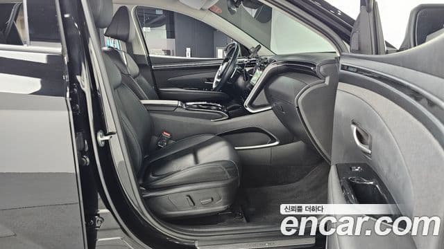 Hyundai Tucson Hybrid 2023 — Photo 15/20