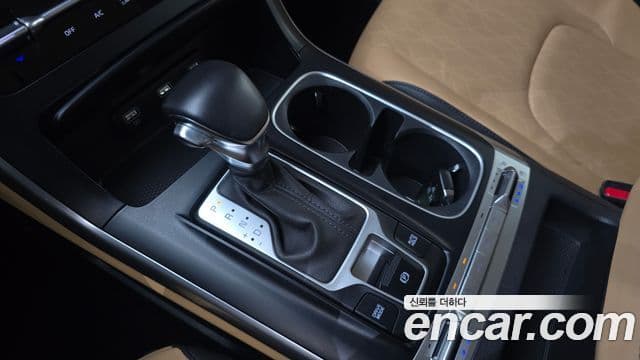 Kia Carnival 2022 — фото 9 из 20