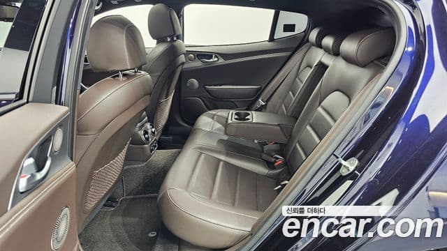 Kia Stinger 2019 — Şəkil 12/20