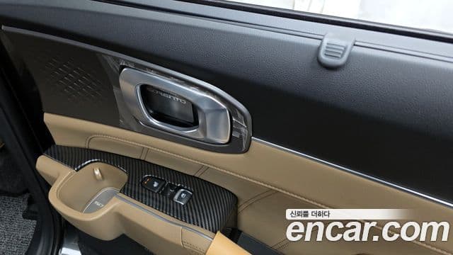 Kia Sorento 2023 — Şəkil 19/20