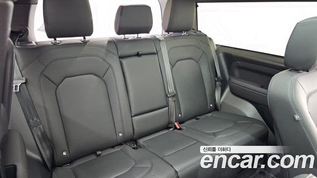 Land Rover Defender 2025 — фото 5 из 20