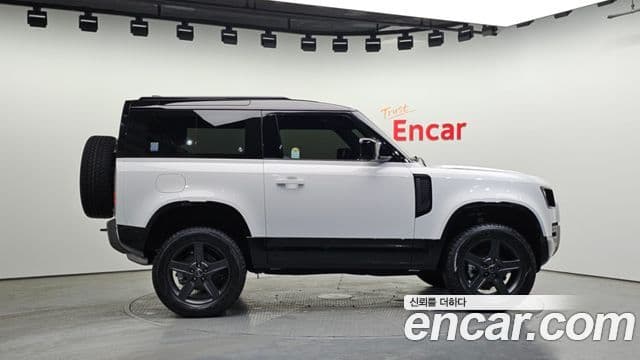 Land Rover Defender 2025 — фото 6 из 20