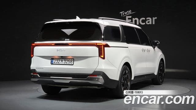 Kia Carnival 2024 — Şəkil 2/20