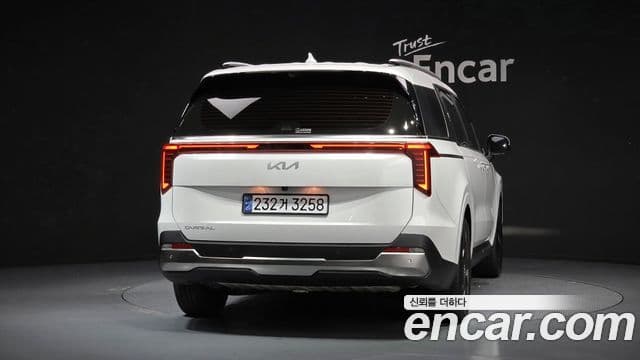 Kia Carnival 2024 — Şəkil 4/20