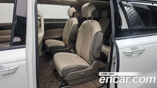 Kia Carnival 2024 — Şəkil 12/20