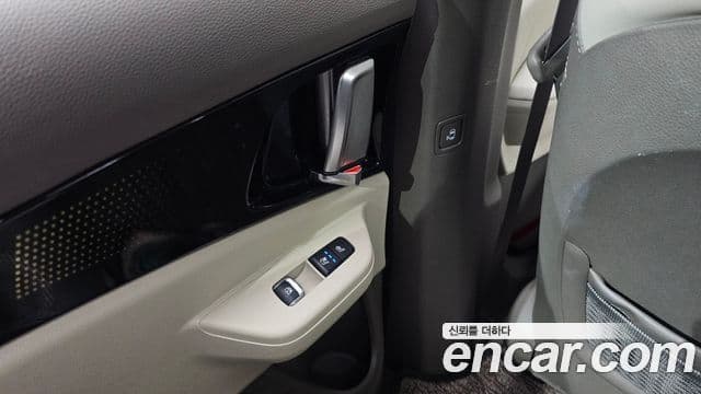 Kia Carnival 2024 — Şəkil 19/20