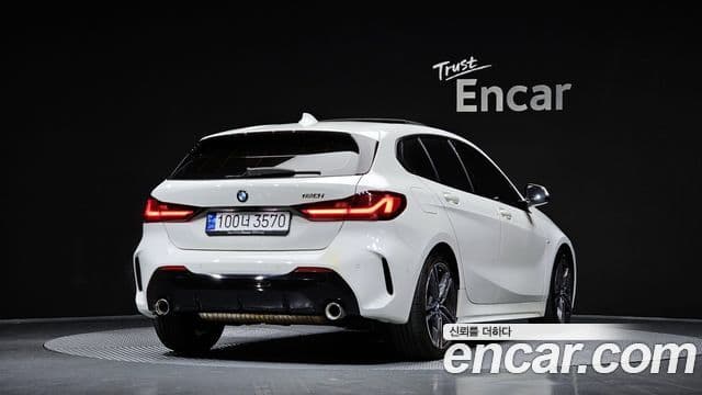 BMW 1 Series 2023 — Фото 2/20