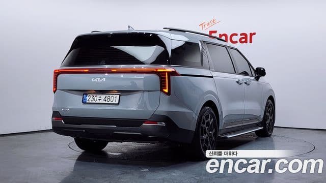 Kia Carnival 2024 — ფოტო 2/20