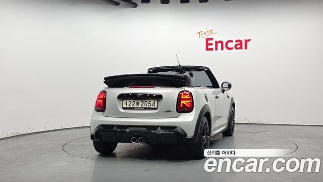 Mini Cooper S Convertible 2022 — ფოტო 4/20
