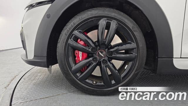 Mini Cooper S Convertible 2022 — ფოტო 5/20
