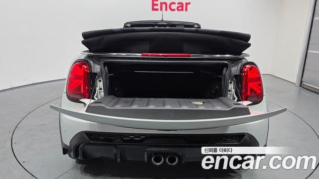 Mini Cooper S Convertible 2022 — ფოტო 18/20