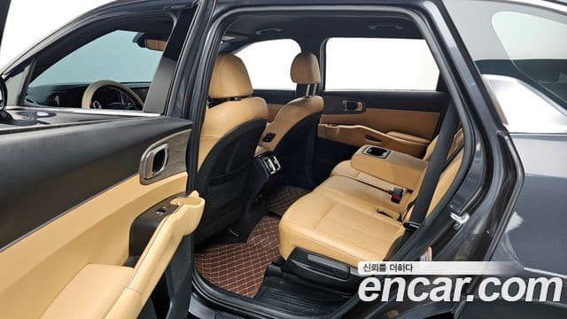 Kia Sorento 2021 — Фото 11/20