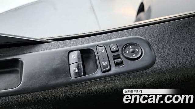Hyundai Staria 2022 — ფოტო 13/20