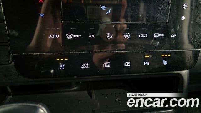Hyundai Staria 2022 — ფოტო 18/20