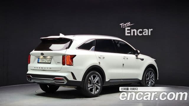 Kia Sorento 2021 — Фото 2/20