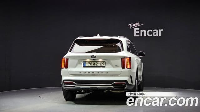 Kia Sorento 2021 — Фото 4/20