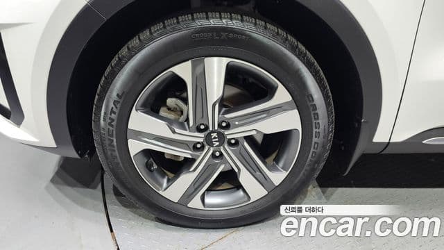 Kia Sorento 2021 — Фото 5/20