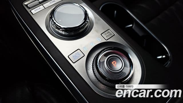 Genesis GV70 2021 — ფოტო 9/20