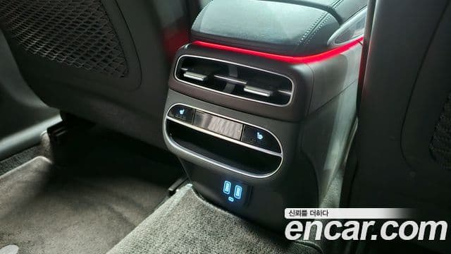 Genesis GV70 2021 — ფოტო 18/20
