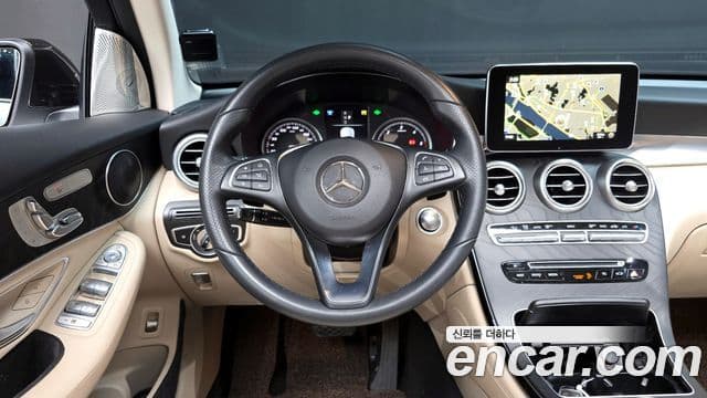 Mercedes-Benz GLC-Class 2018 — ფოტო 13/20