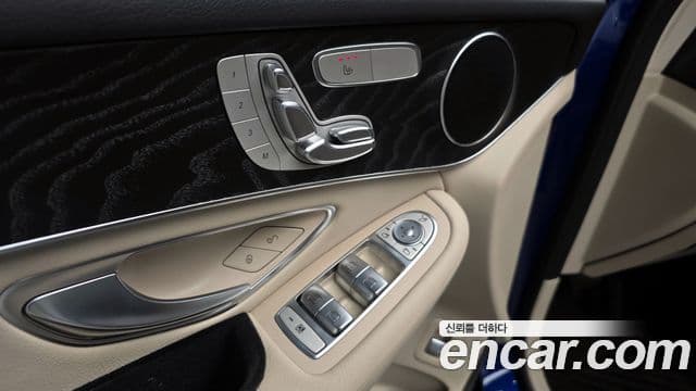 Mercedes-Benz GLC-Class 2018 — Photo 20/20