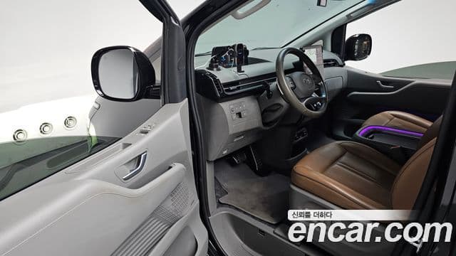 Hyundai Staria 2021 — ფოტო 11/20