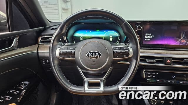 Kia K5 2020 — ფოტო 13/20
