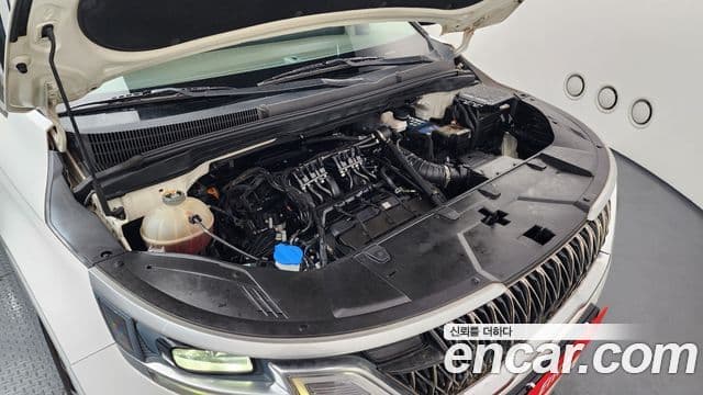 Kia Carnival 2021 — ფოტო 6/20