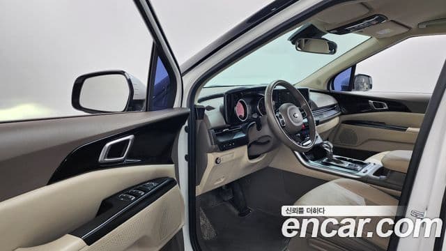 Kia Carnival 2021 — ფოტო 10/20