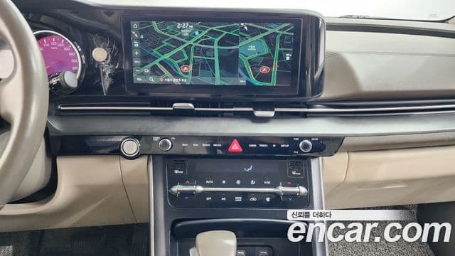 Kia Carnival 2021 — ფოტო 14/20