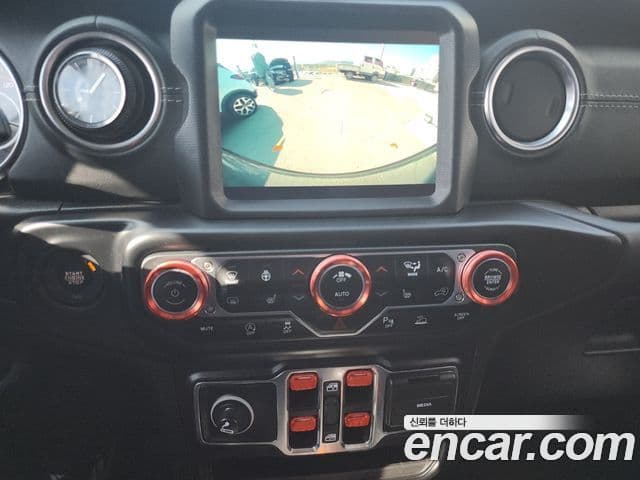 Jeep Wrangler 2021 — ფოტო 4/20