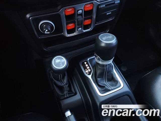 Jeep Wrangler 2021 — ფოტო 11/20