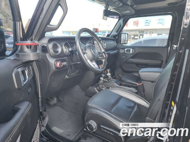 Jeep Wrangler 2021 — ფოტო 12/20
