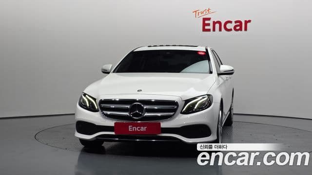 Mercedes-Benz E-Class 2018 — ფოტო 3/20